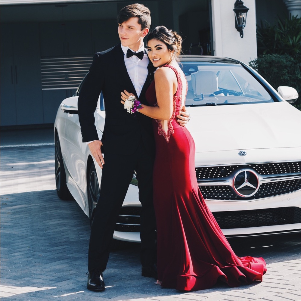 BEAUTIFUL classy elegant prom dress